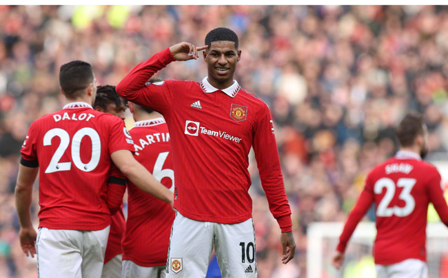 隨著他的表 隨著他的表